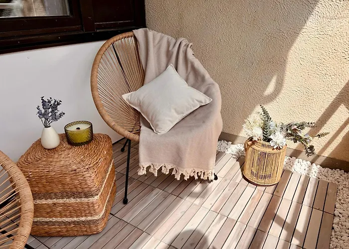 Stylish Studio Apartment With Beautiful Terrace Near Audi