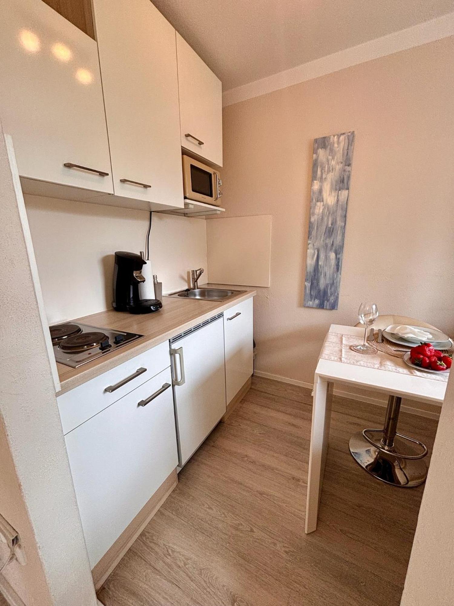 Stylish With Beautiful Terrace Near Audi Apartment *